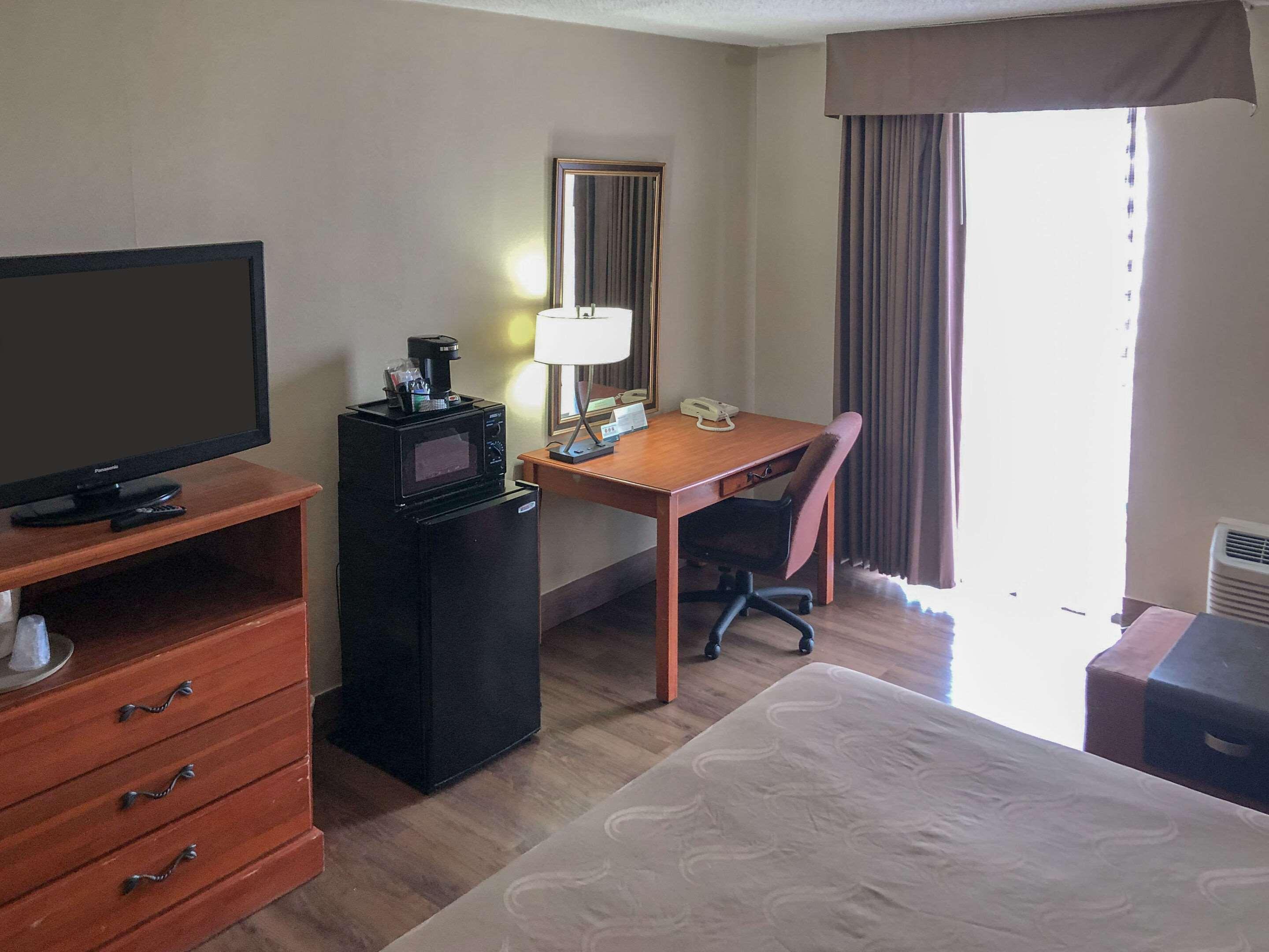 Quality Inn Near Joint Base Andrews-Washington Area Camp Springs Exterior photo