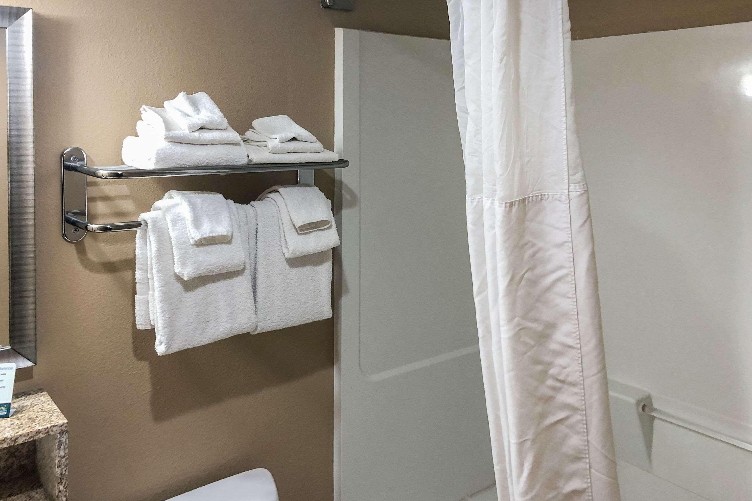 Quality Inn Near Joint Base Andrews-Washington Area Camp Springs Exterior photo